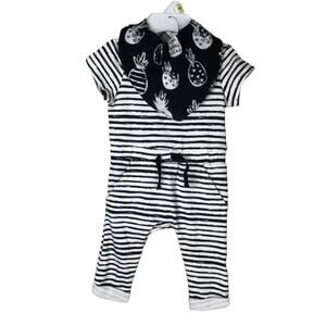 Focus Kids Black And White Striped Coverall and Pineapple Bib Set Size 3 Months